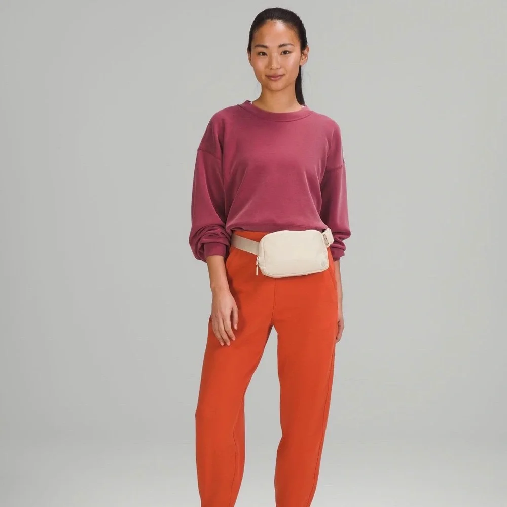 Lululemon Everywhere Belt Bag White Opal - Picture 6 of 8